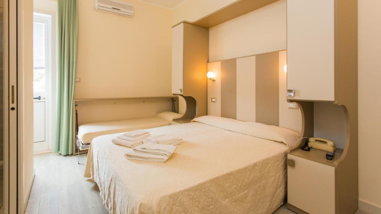 Hotel Trieste Cesenatico Bilik gambar